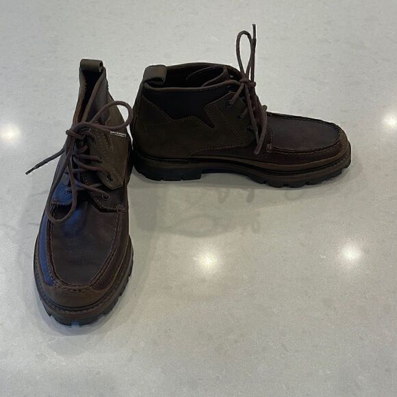 Cole Hann boys boots, size 5 1/2 excellent condition worn once. Leather. - Picture 1 of 8